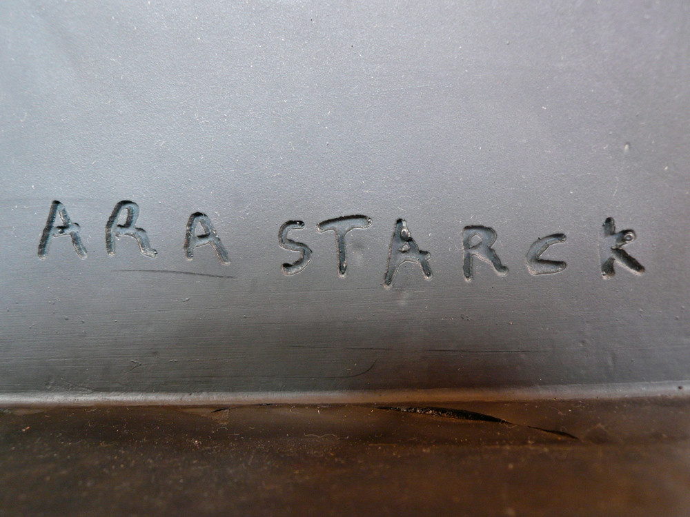 Ara stool starck
