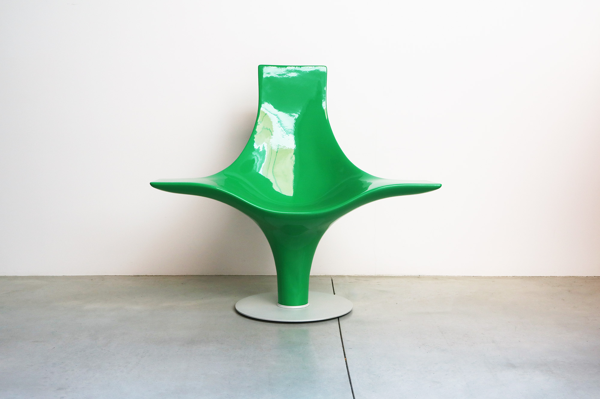 statuette chair lloyd schwan cappellini