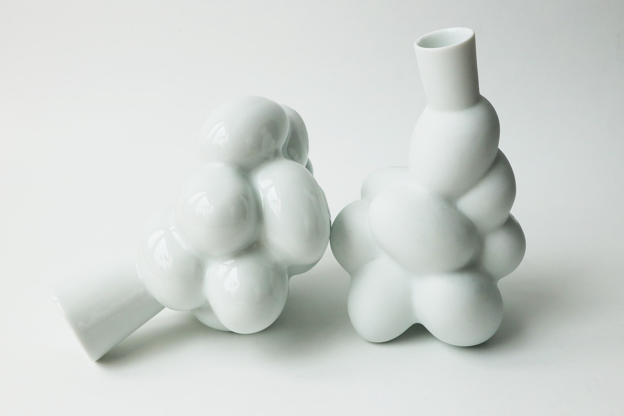 egg vase wanders