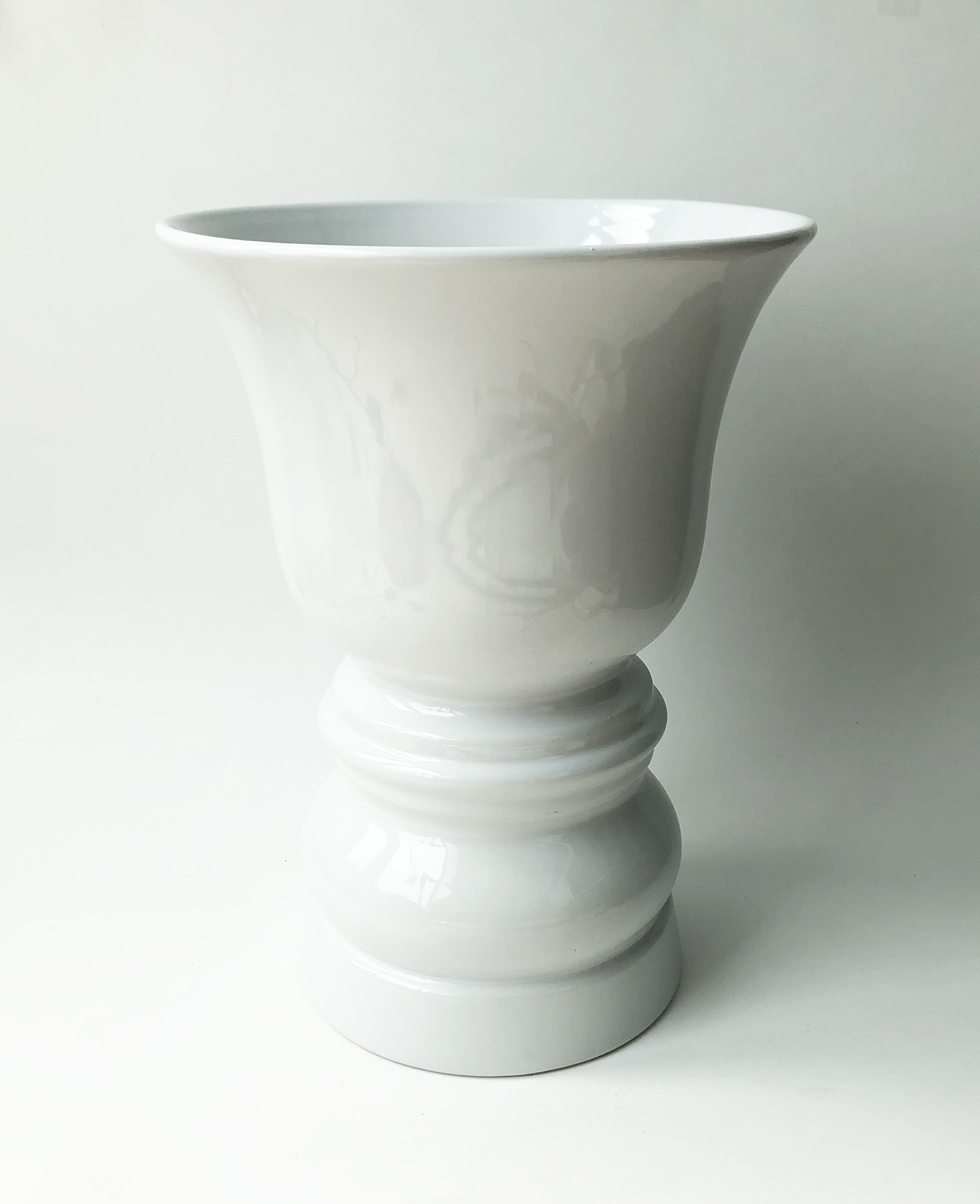white column vase wanders