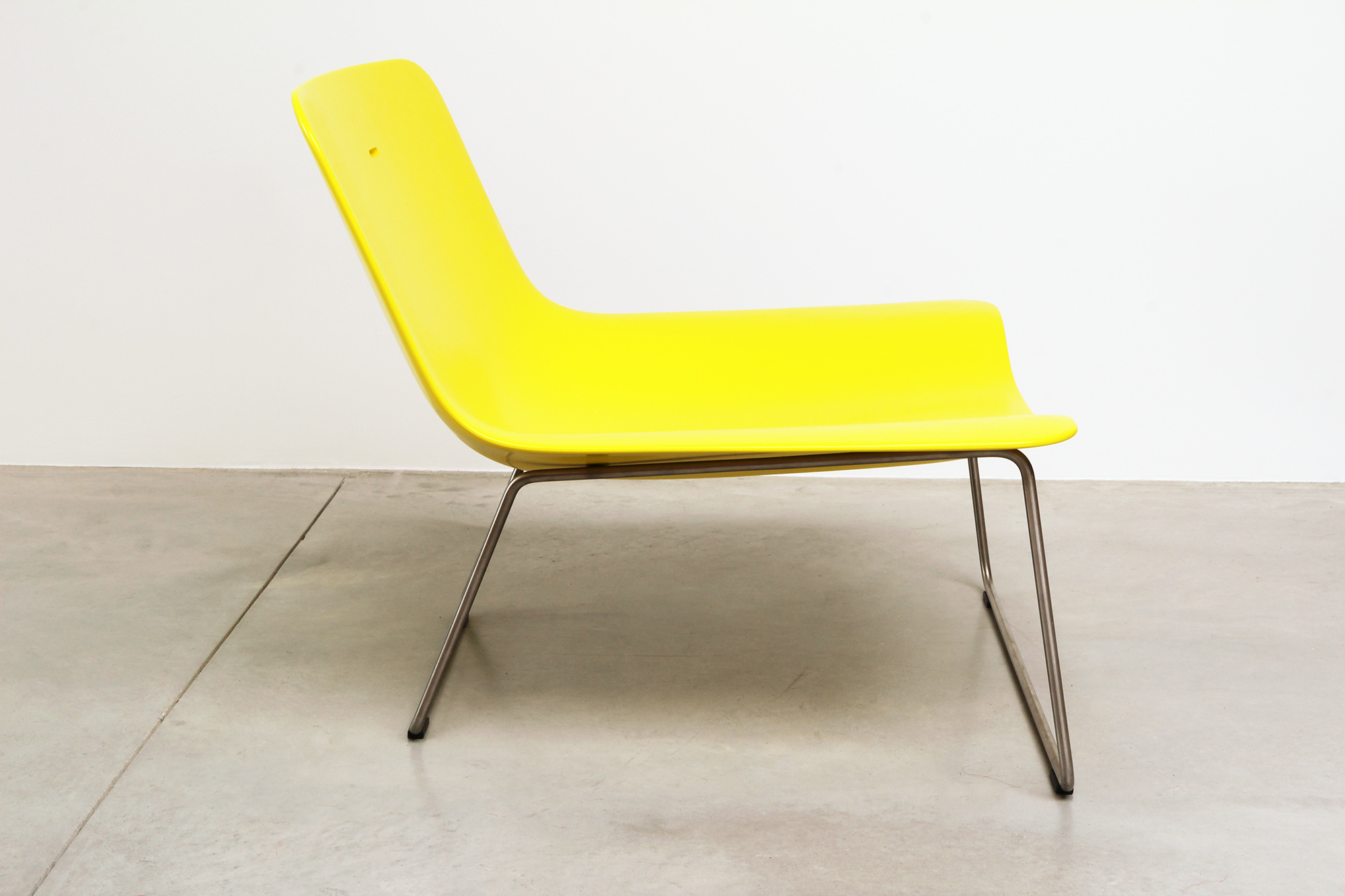 Spring plastic chair bouroullec cappellini